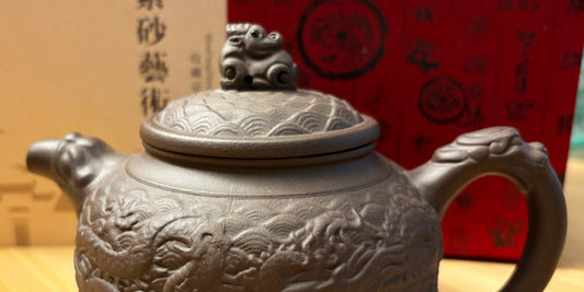 Teapots worthy of dragons (& a giveaway)